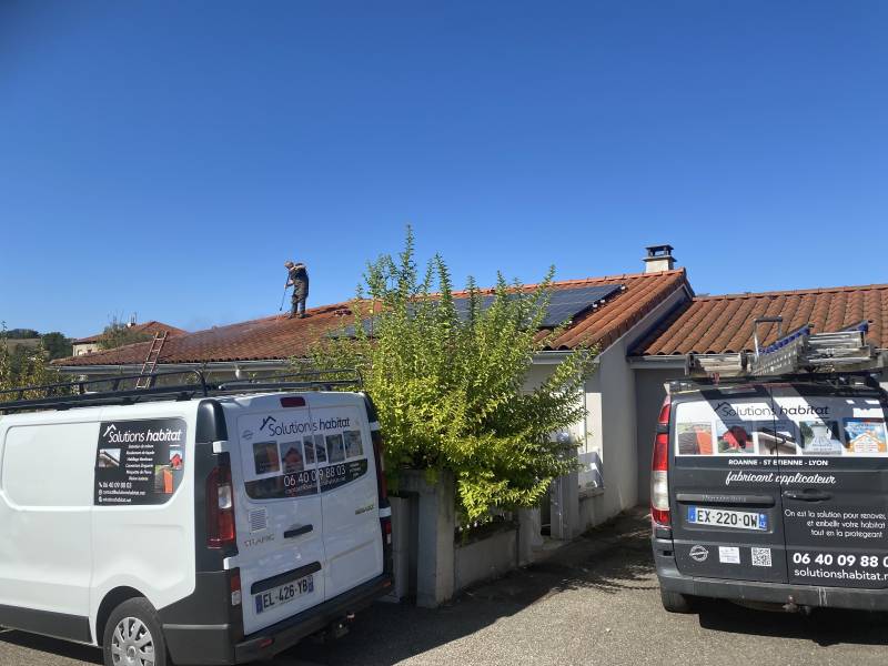 Prix d’une couverture de toit en tuiles, terre cuite de plus de 80 M2 à St Etienne